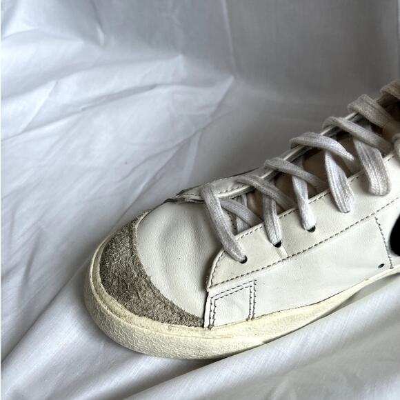 Nike Blazer Mid '77 Vintage Sneakers – Men's Size 10 – White/Black – Pre-Owned - Picture 10 of 12